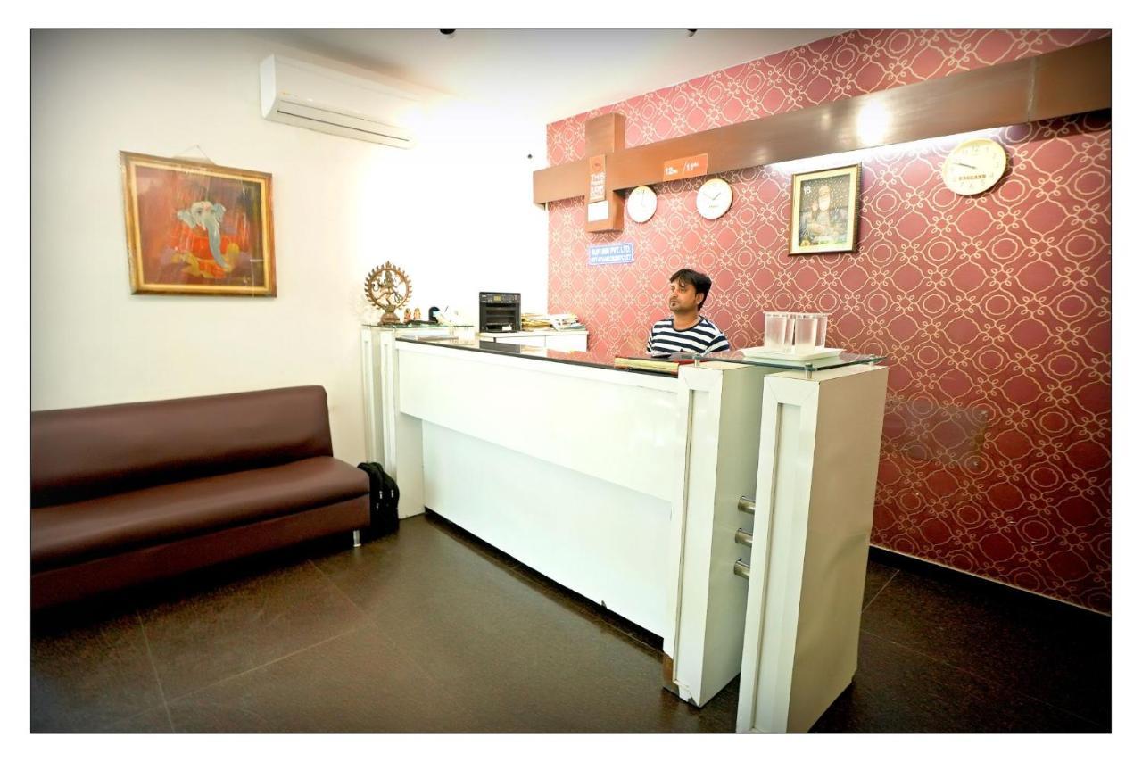 Hotel Oscar - Hauz Khas New Delhi Exterior photo