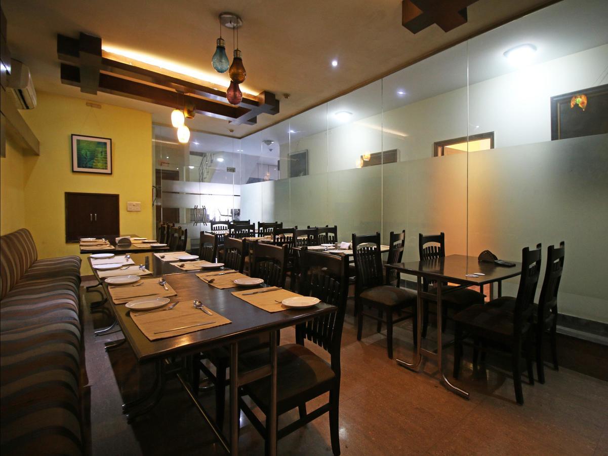 Hotel Oscar - Hauz Khas New Delhi Exterior photo